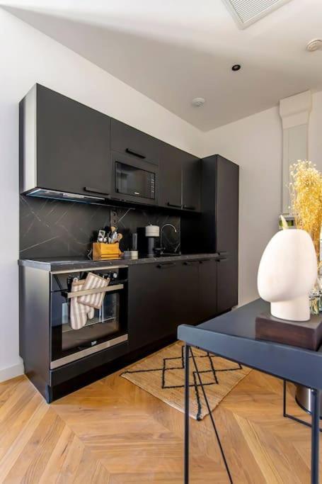 Elegant T2 Renove 4 Pers, Centre Nice, Climatise Appartement